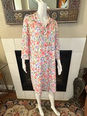 VTG VANITY FAIR Floral Beauty House Coat Robe Comfy Pajama Gown Medium